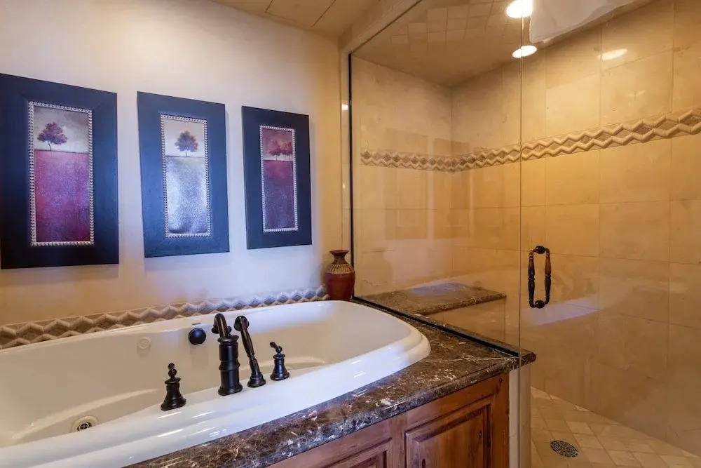 Grand Lodge - 3 Bedroom Deluxe #308 - Ski-in/out 3 Condo