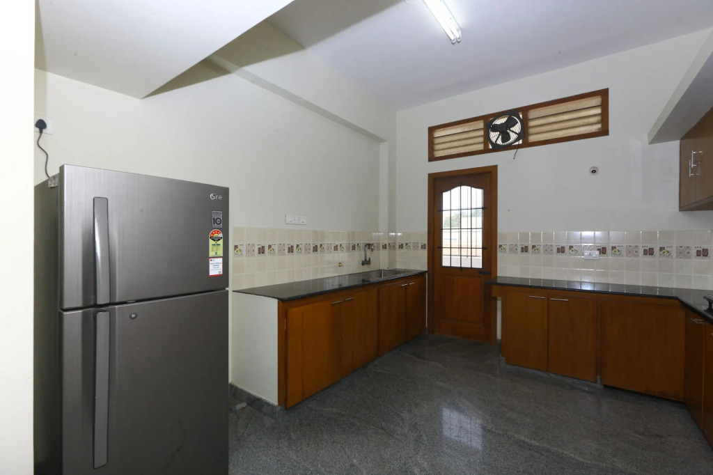 Froniter Pondy Railway Station by OYO Rooms