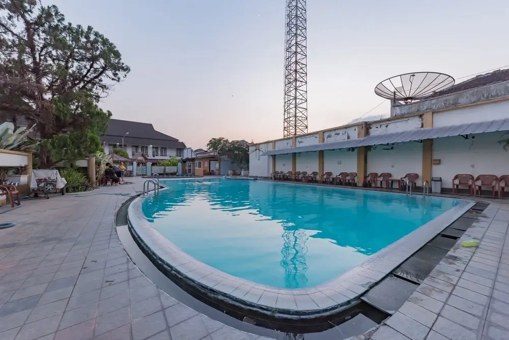 Urbanview Hotel Crown Tasikmalaya by RedDoorz