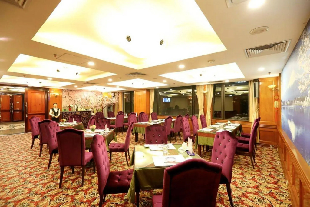 Flower Garden Hotel