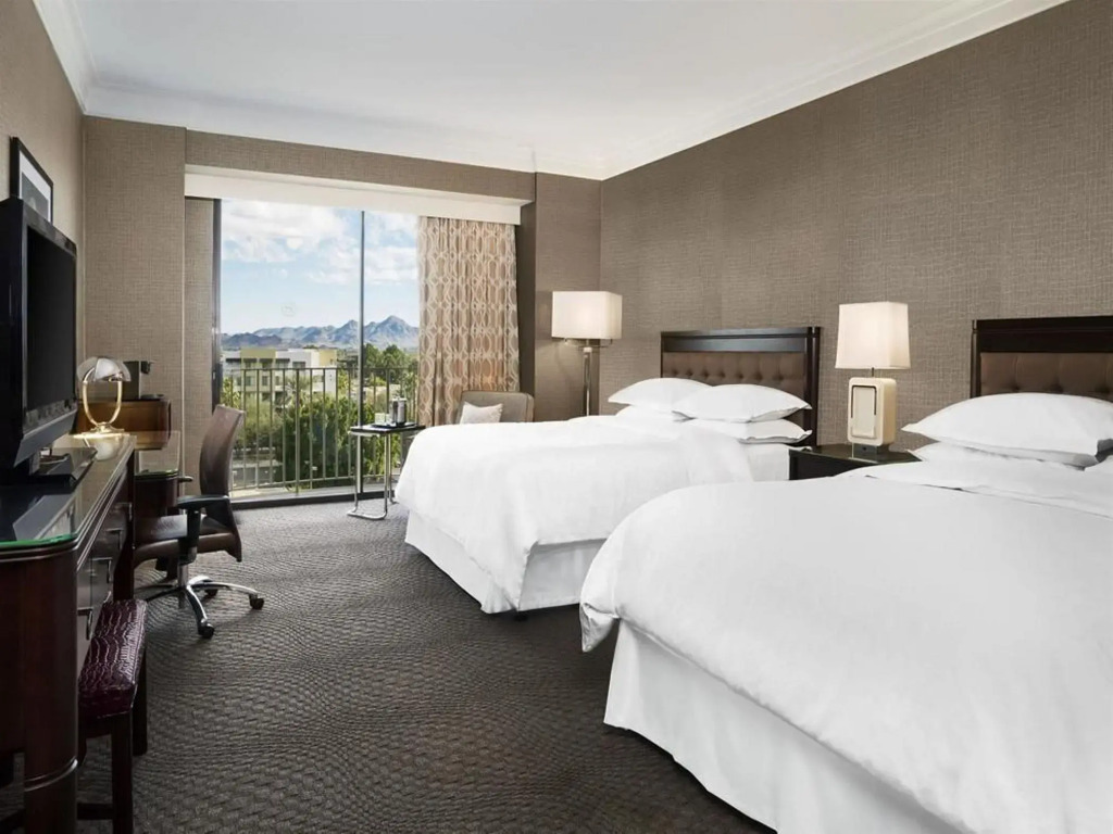 Sheraton Crescent Hotel