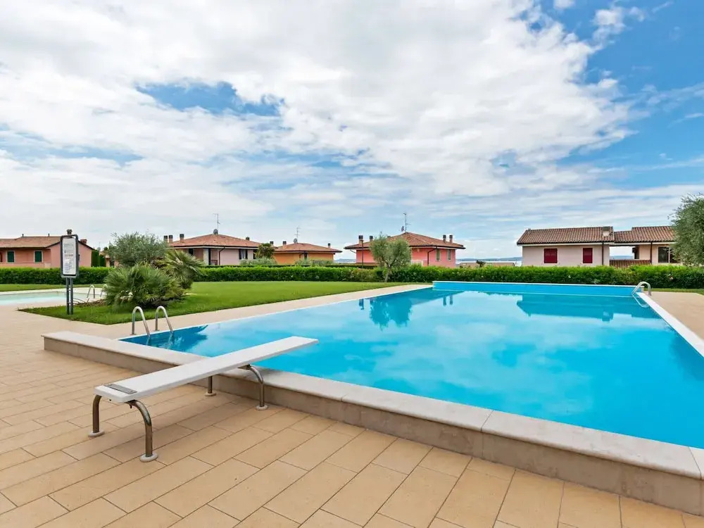 Apartment in Lazise With Lake View & Pool