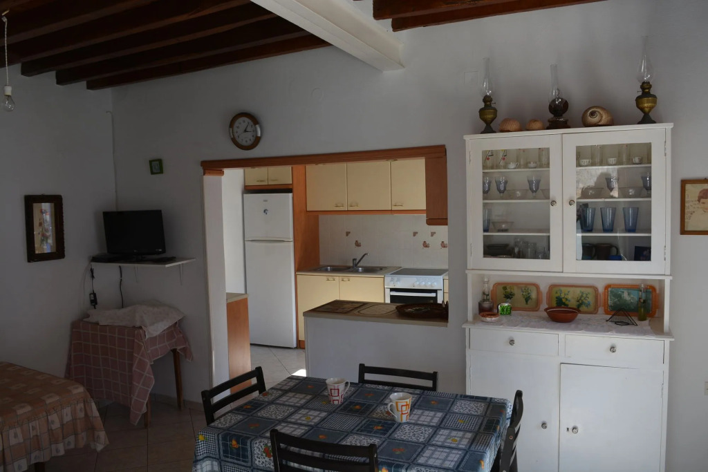 Droufakos’ home - Beachfront Lux 2BD apt. w. Views