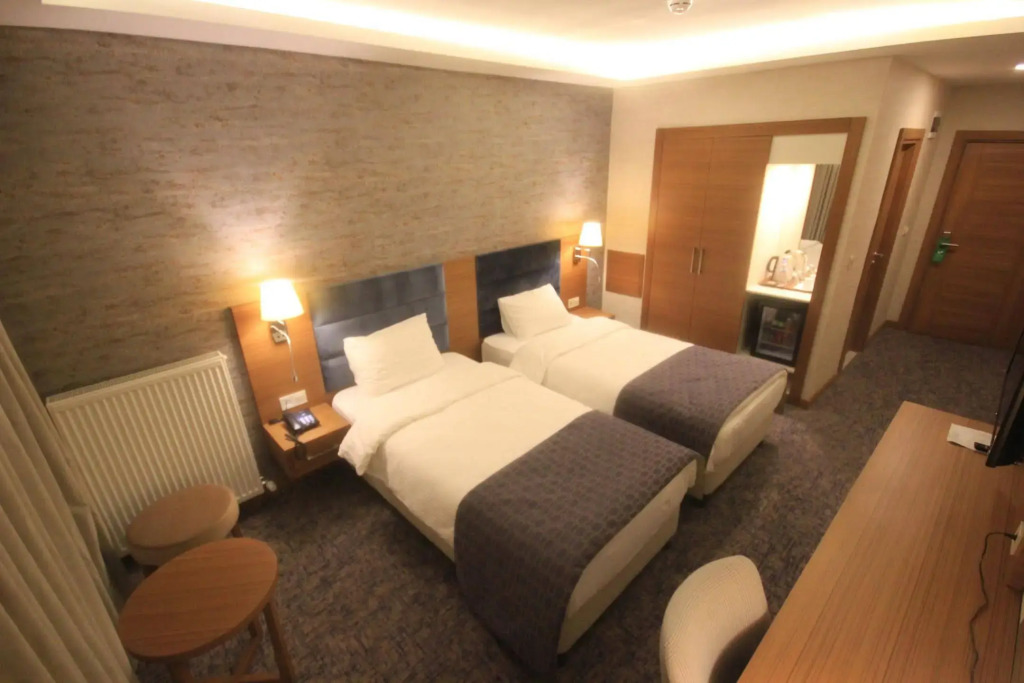 Garden Zara Hotel