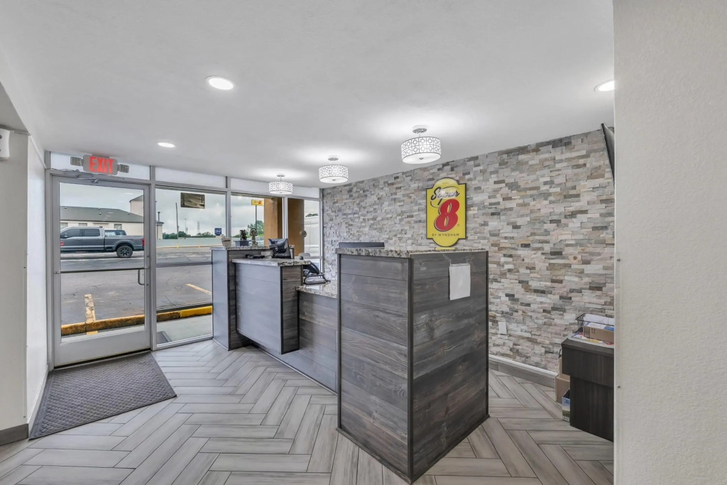 Super 8 by Wyndham Morganton