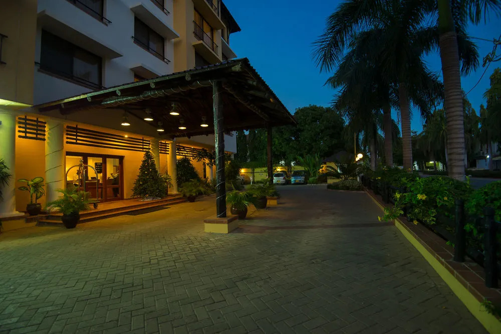 Sea Cliff Court Hotel & Luxury Apartments
