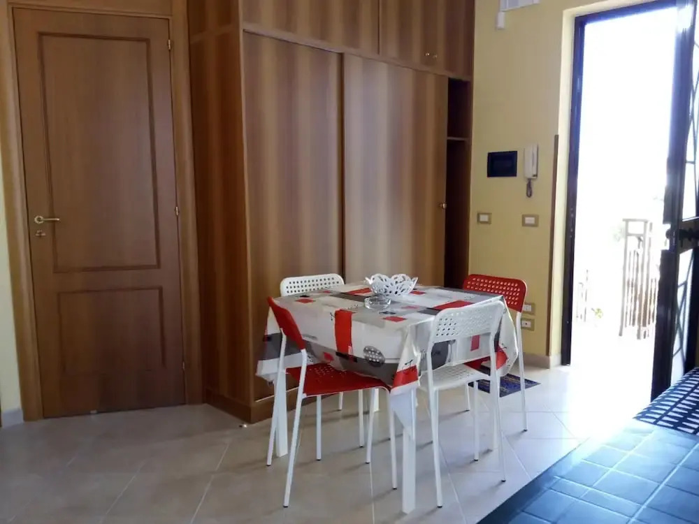 Apartment With one Bedroom in Capaccio-paestum, With Enclosed Garden and Wifi - 300 m From the Beach