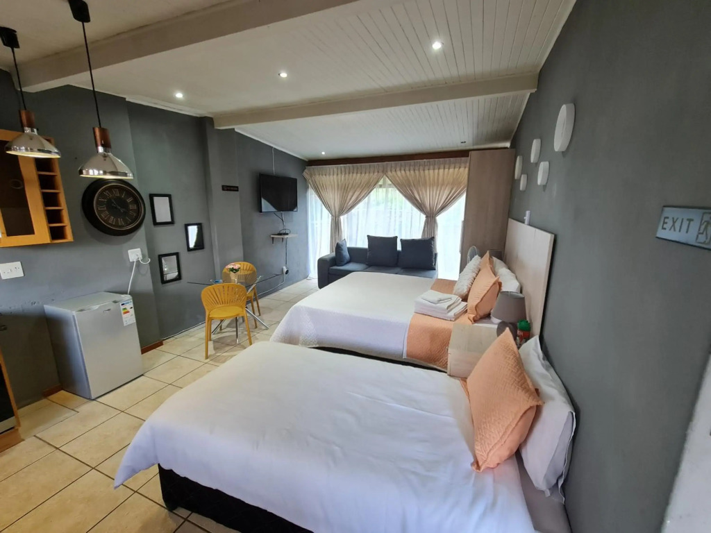 Mia Hills guest house