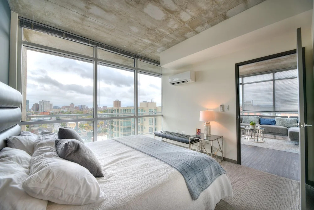 Lake Michigan Lux Apartments by Barsala