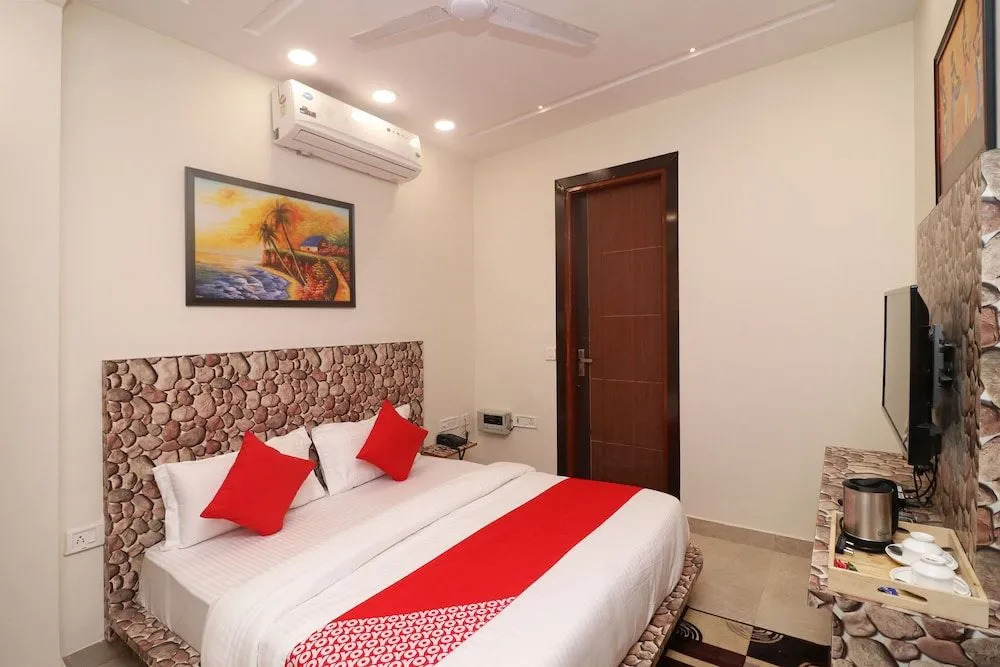 OYO 45940 Grand Imperial