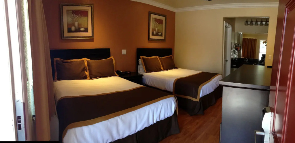 Monterey Surf Inn