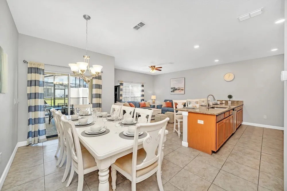In the Heart of Kissimmee - Storey Lake Resort - 4bd/3ba Pool Townhome #4sl4857