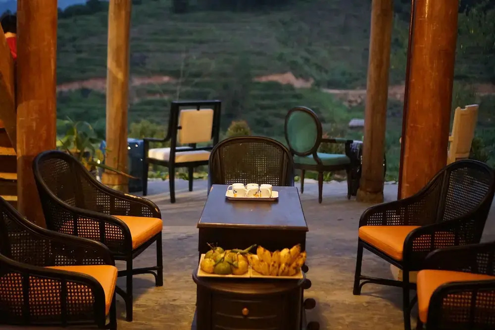 Tớ Dày Du Già Village