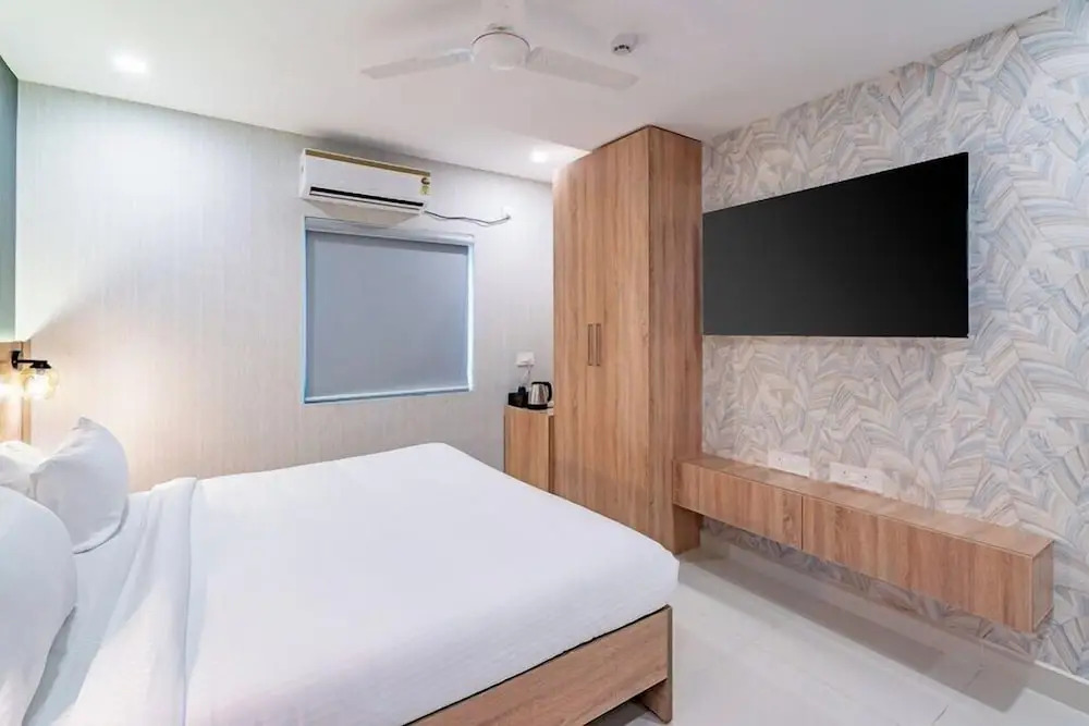 Harvey's Hotels - Gowlidoddy - Near US Consulate