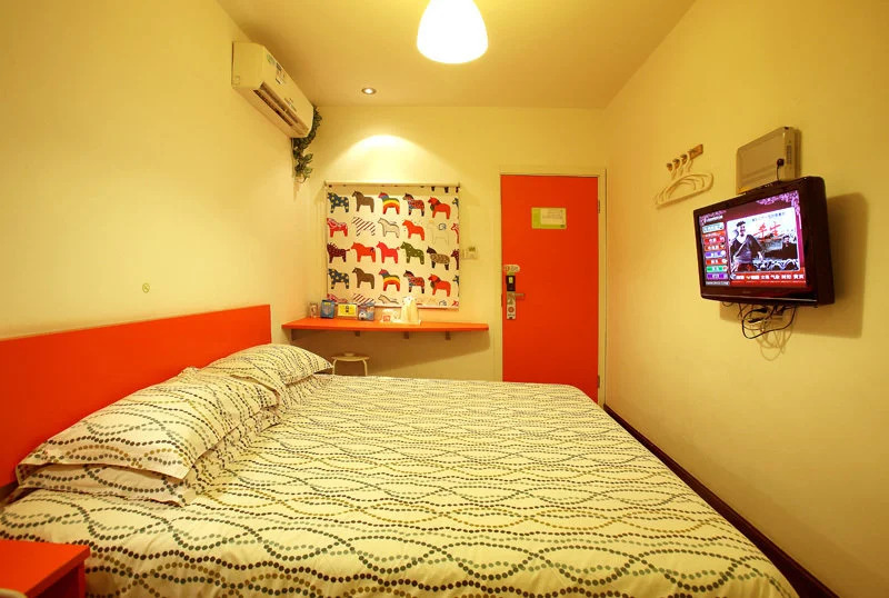 Hangzhou ACG Life Theme Hotel (Daguan Qianjiang Market Branch)