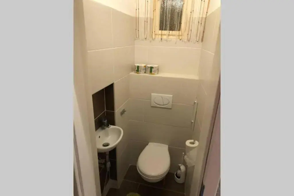 Apartment with parking in the Center - 500m from Hlavní nádraží
