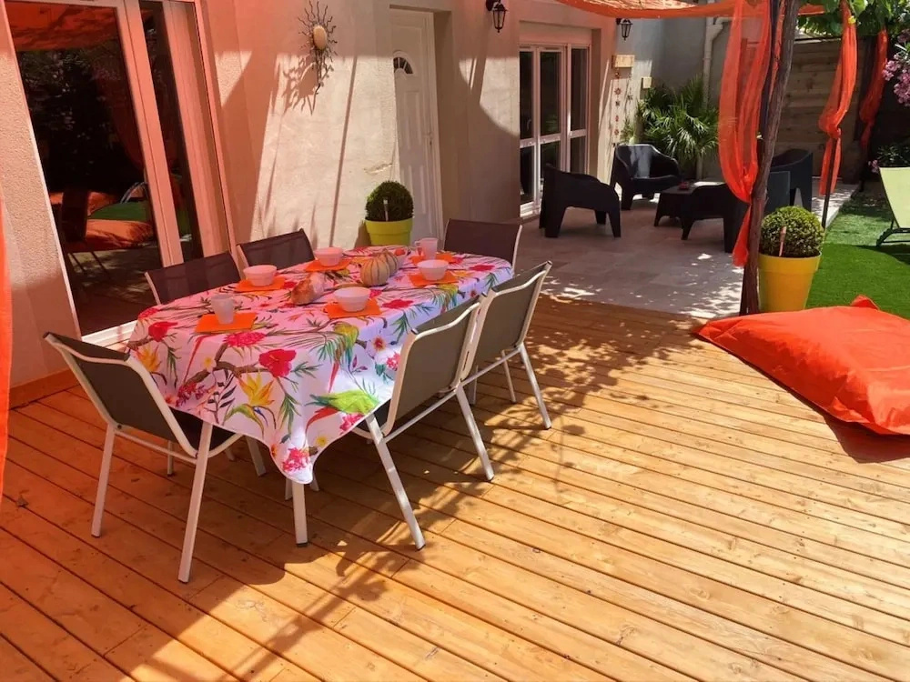 Villa Alba: Sunlit Comfort in Lirac