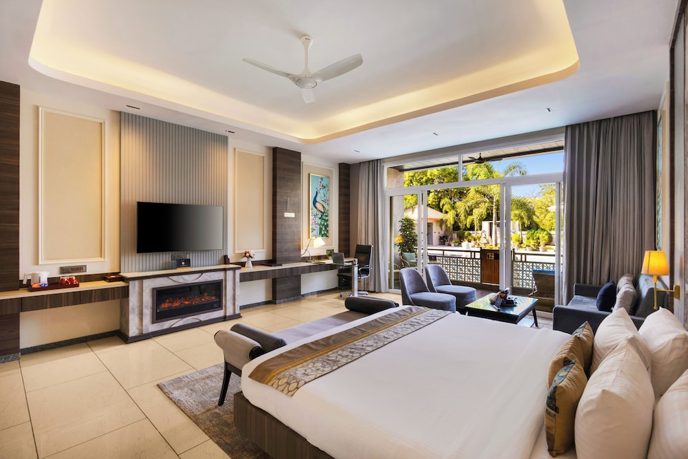 Mountain Creek by ELIVAAS Prive Pet-friendly 1 Luxe Room with Shared Pool and Gazebo