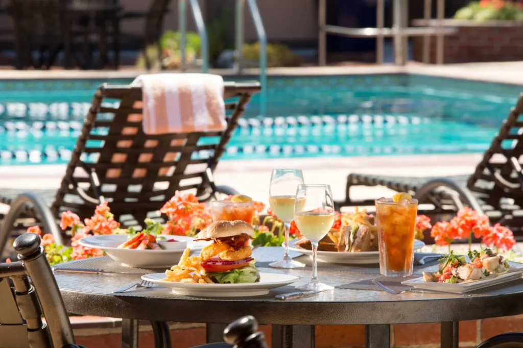 La Jolla Beach & Tennis Club