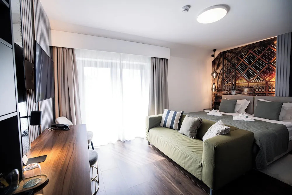 Rókusfalvy Borhotel és Fogadó