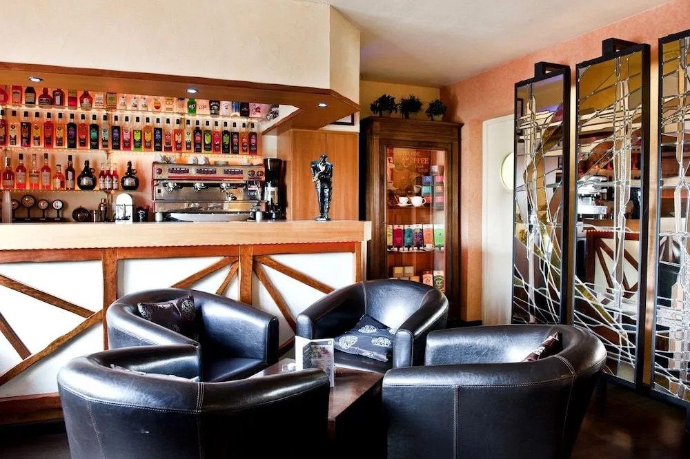 Logis Hôtel Restaurant Le Quai Fleuri