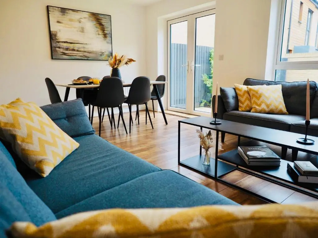 SA Today Firepool Cres Taunton Fibre Wi-fi Netflix