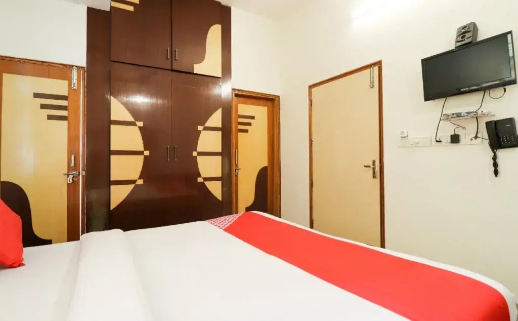 Zaina Guest House by OYO Rooms