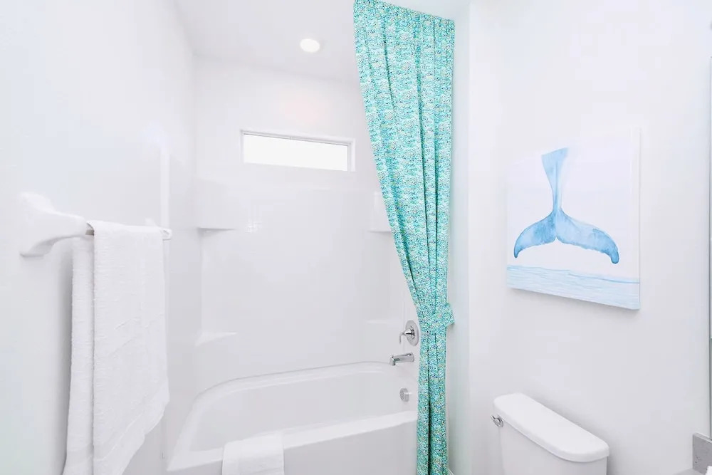 Upstay Mansion w Cinema Games Pool - Sleeps 24
