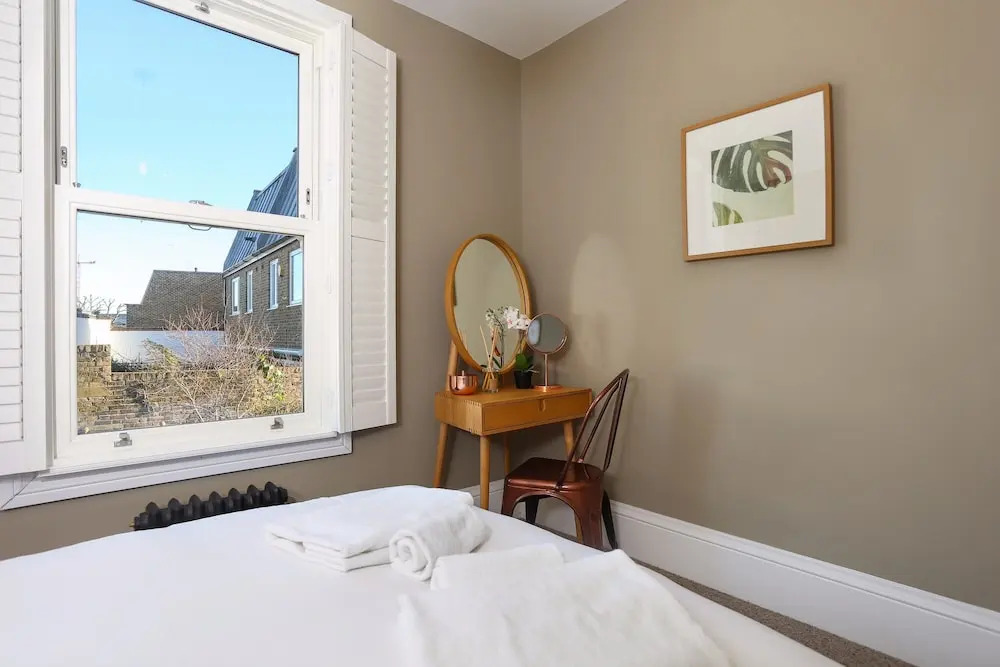 2 Bedroom Flat in Wandsworth Close to Tube Station