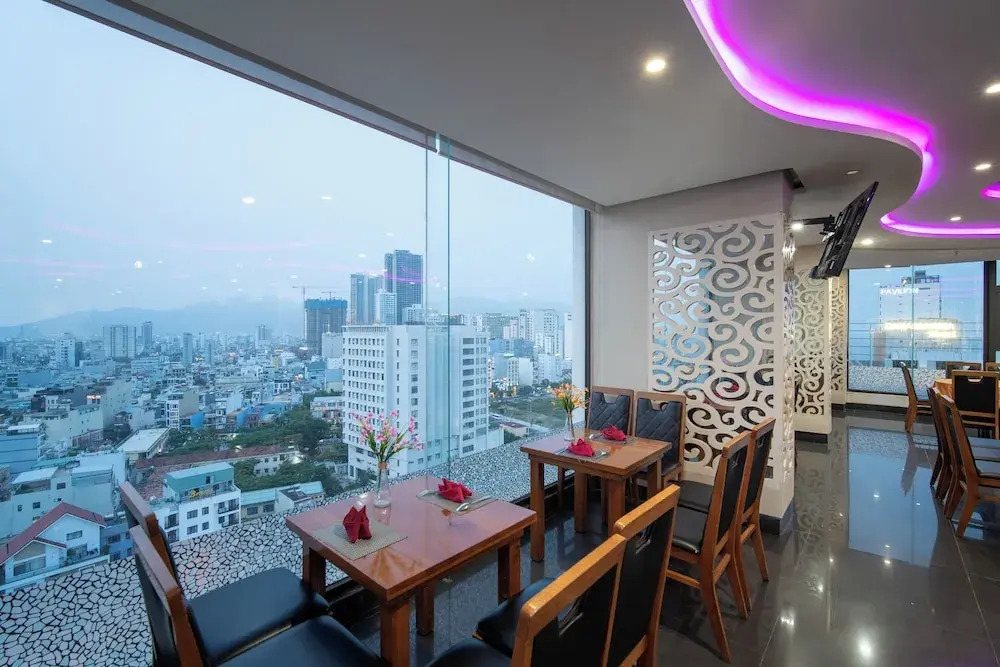 Golden Sun Hotel & Apartment by New Sky