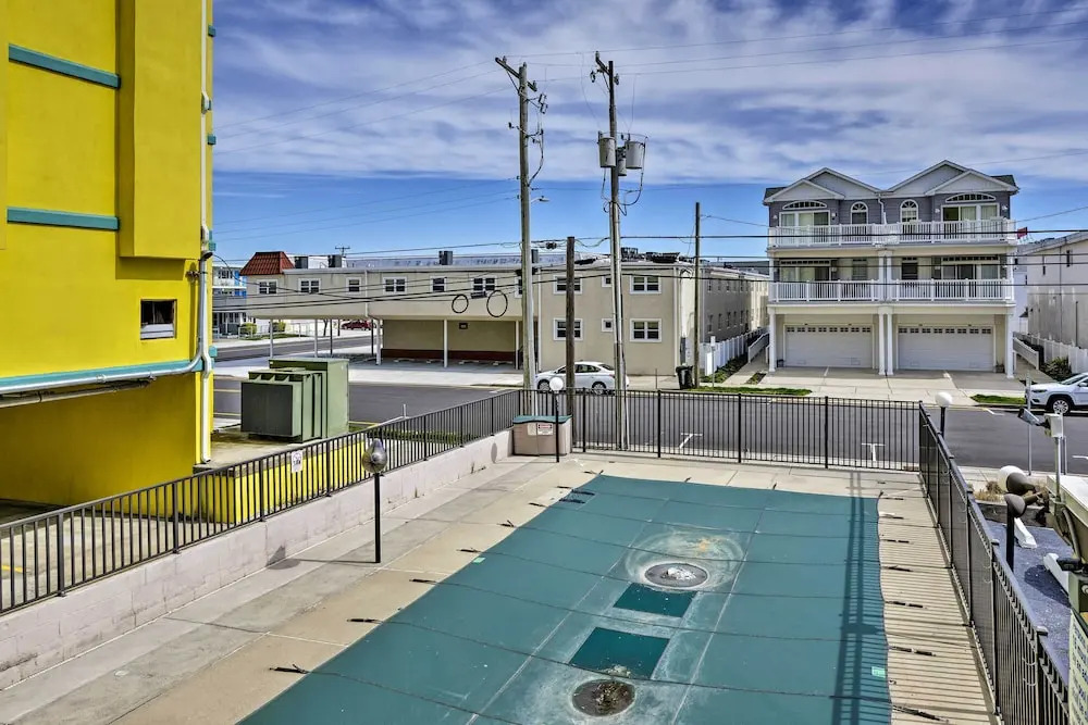 Coastal Condo w/ Pool, 1 Block to Wildwood Beach!