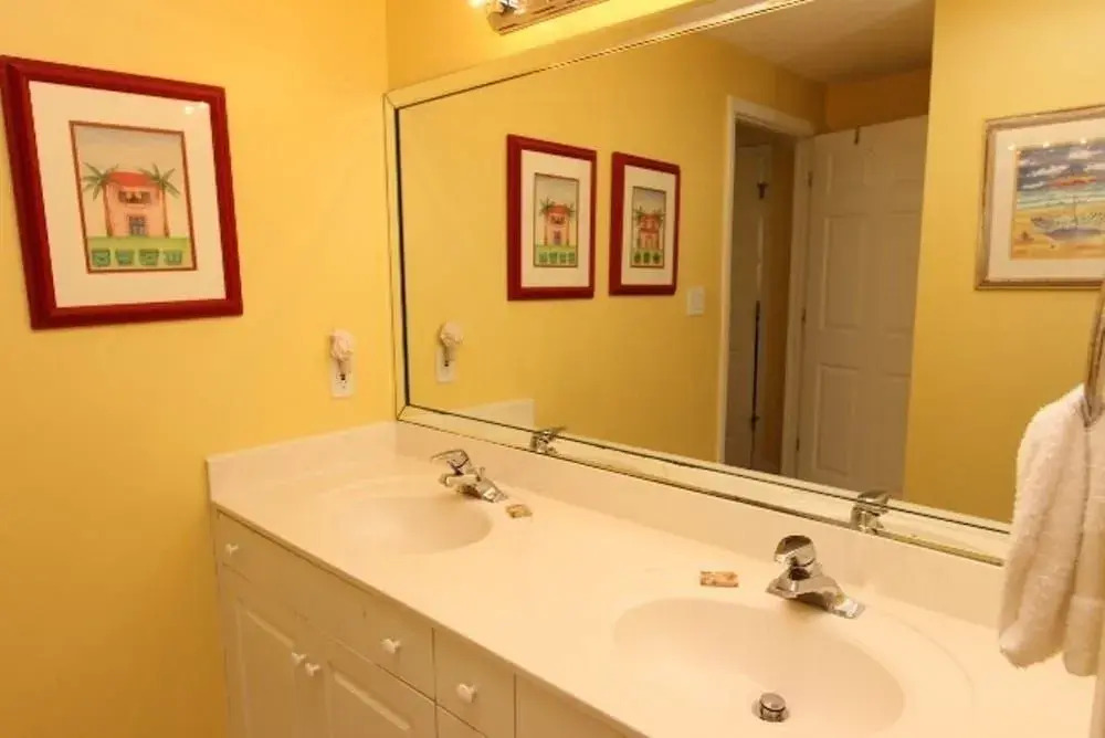 Majestic Sun 613A - 2 Br home by RedAwning