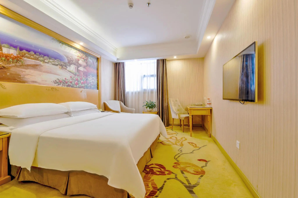 Vienna Hotel （Shenzhen Bantian Guangyayuan Station）