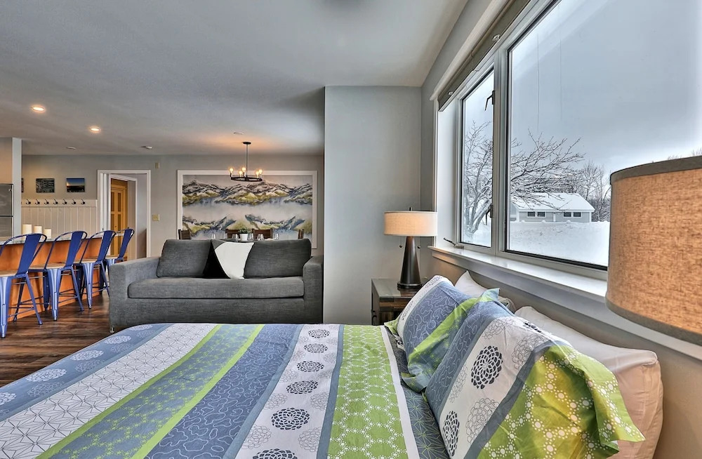 The Mountain Suite at Killington: New! Luxury Suite Sleeps 10