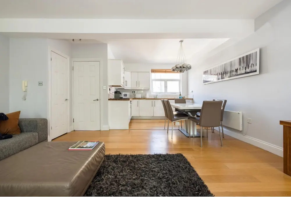 London Is Yours  2 Bedroom in Kensington