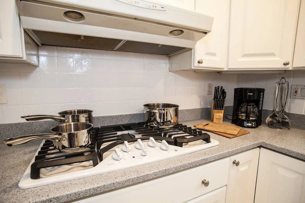 Central Boston 5 Bed 2 Bath North End-sleeps 10