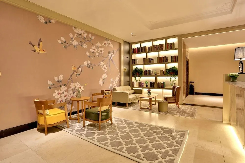 Oriental Hotel
