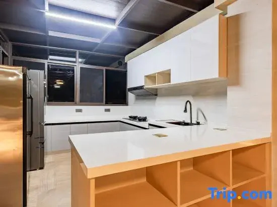 Mangshi Jiujian Homestay