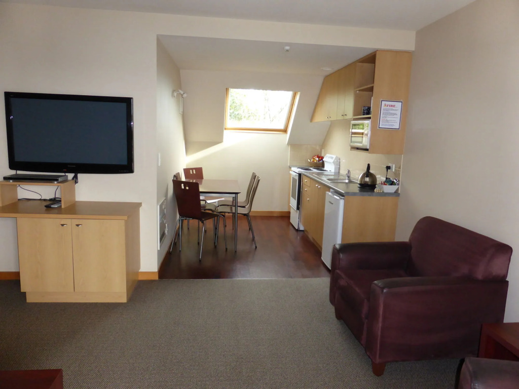 Shelby Motor Lodge