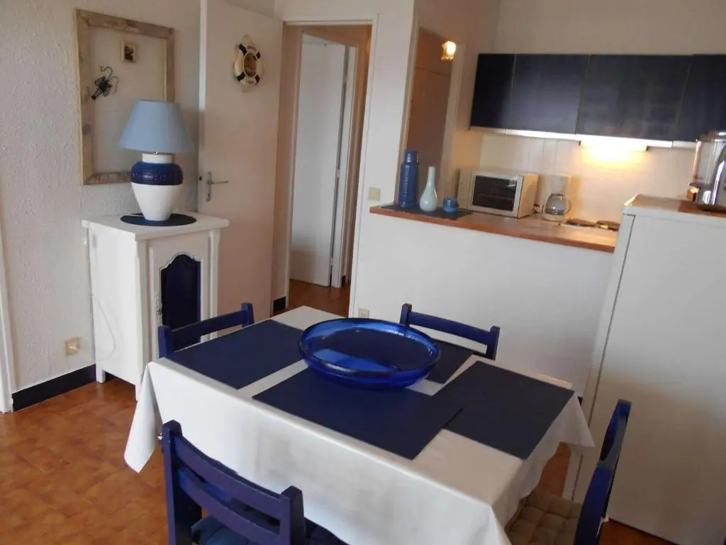 Appartement Port Camargue, 2 pièces, 4 personnes - FR-1-250-206