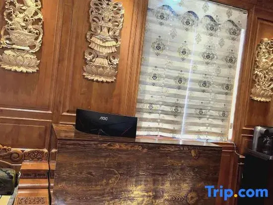 Shangri-La Chimeibongding Homestay