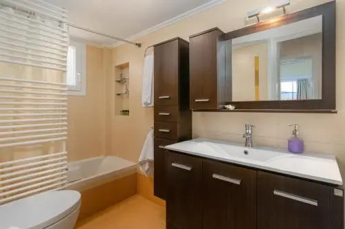 Fully Equipment House With Sea View Adamas Bay