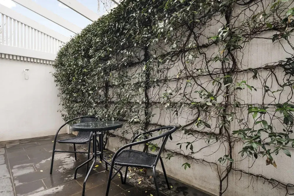 Stylish 2BR House, Walk to Parks & Cafes
