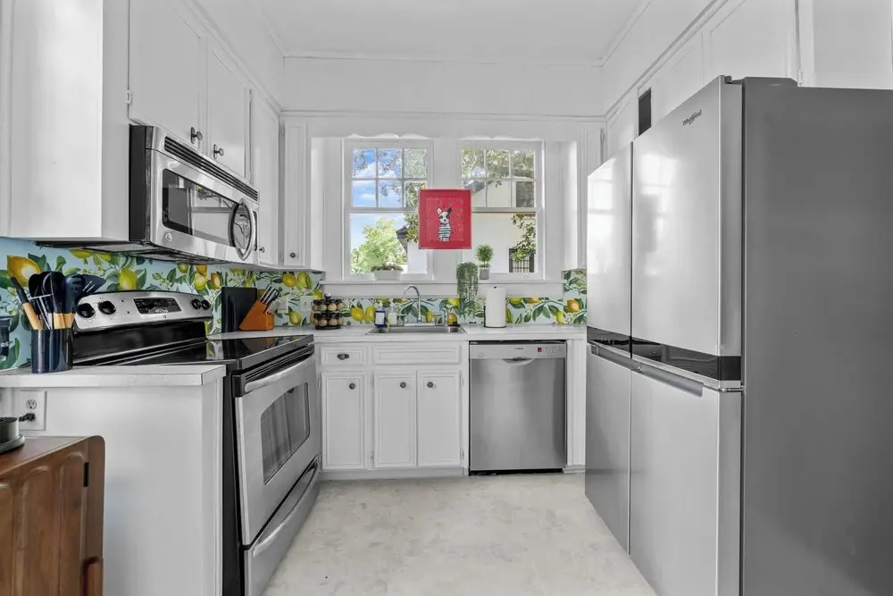 Stylish 3BR Retreat w Porch and garden