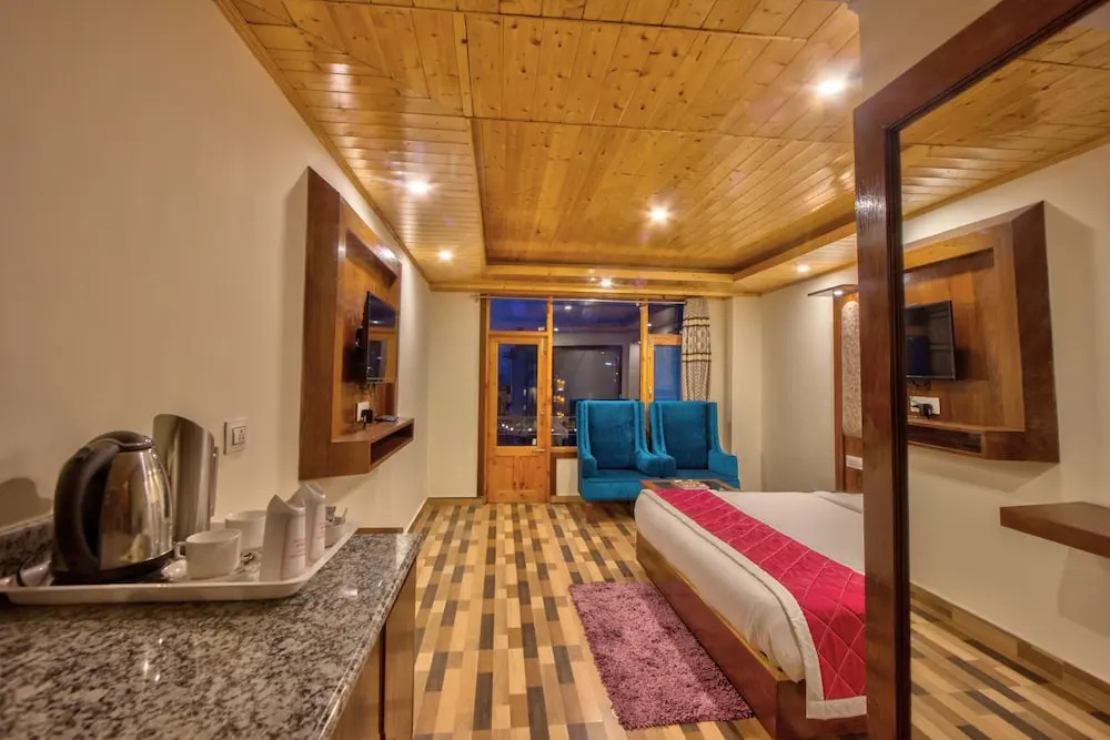 Snow Citys Montana Blues Resort Manali - Heated & Air-Cooled Stay