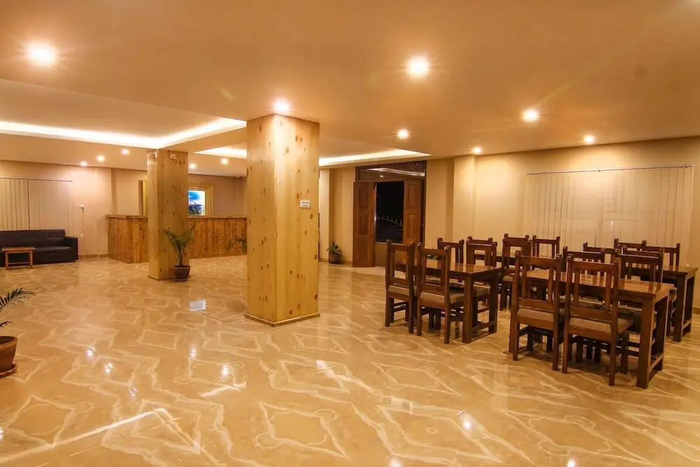 OYO 163 Hotel Arhant Inn