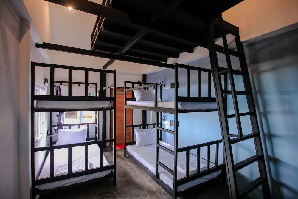 Bandon Beach Bar & Hostel - Adults Only