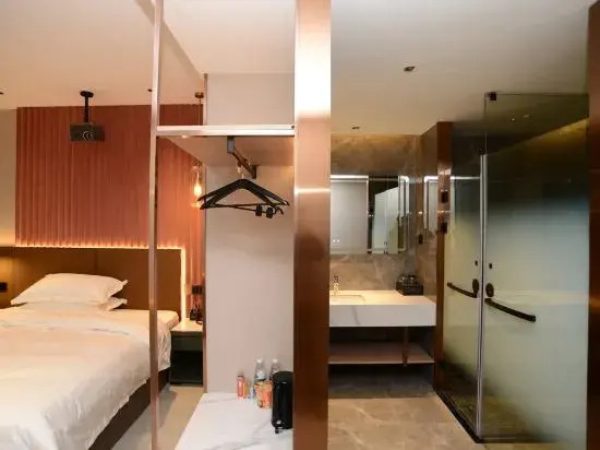 Carlton Movie Hotel