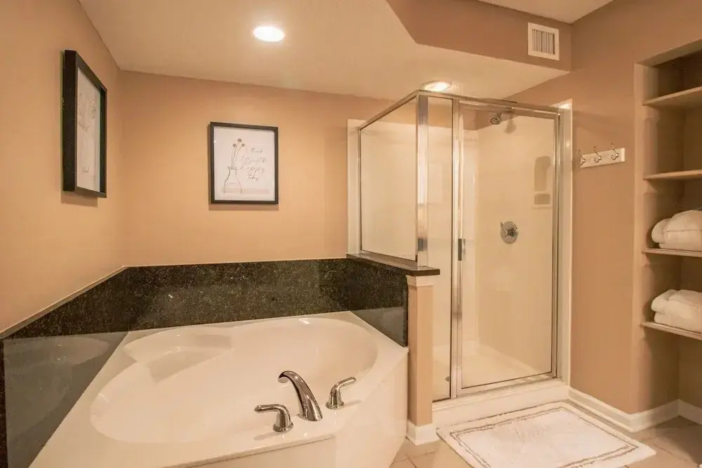 Yacht Club Villas #2-204