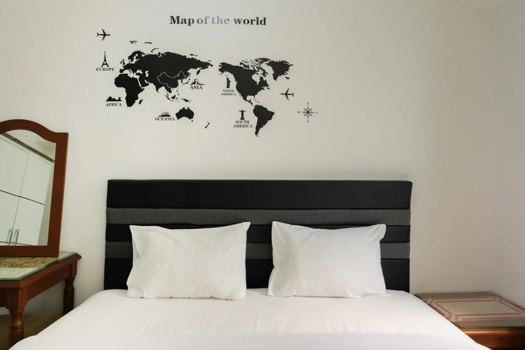 Artistic 2Br  Apartment Aeropolis Residence